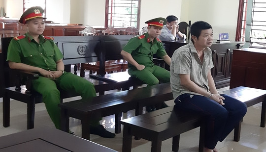 Chém vợ rồi đẩy xuống sông vì ghen tuông