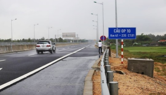 Thi công bù lún trên cao tốc Đà Nẵng – Quảng Ngãi