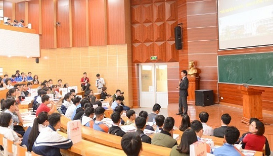 Hơn 200 học sinh THPT được tham gia  “tour” trải nghiệm đại học – định hướng tương lai