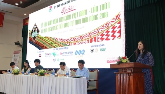 Họp báo về việc tổ chức Lễ hội văn hóa thổ cẩm Việt Nam lần thứ I năm 2018