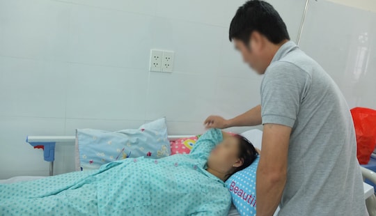 Bà bầu mang song thai suýt mất con vì nhiễm trùng đường mật