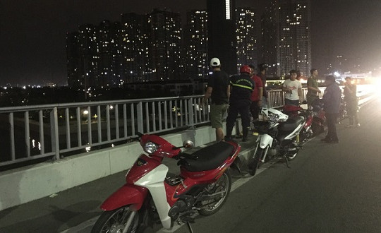 Nam thanh niên để lại thư tuyệt mệnh rồi nhảy cầu Sài Gòn tự tử