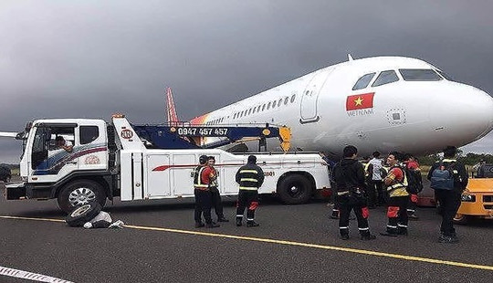 Vietjet xin lỗi hành khách về sự cố máy bay