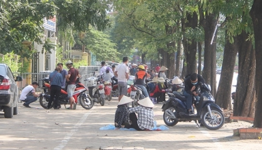 Trận bán kết Việt Nam - Philippines: Phe vé hét giá... "trên trời"