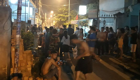 Đâm thấu ngực bạn cùng phòng vì "buôn" điện thoại gây ồn lúc đêm khuya