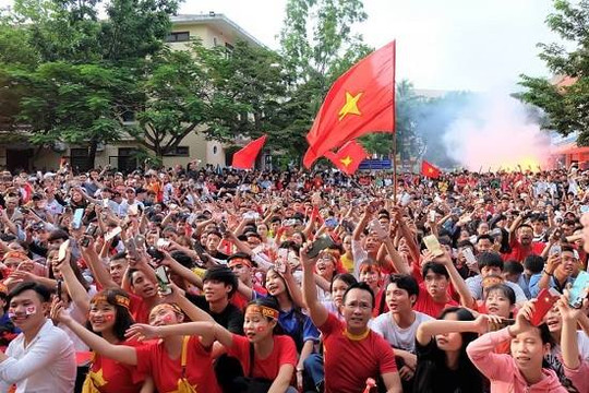 TP Huế: màn hình Led ‘khủng’ phục vụ người dân xem trận chung kết AFF Cup 2018