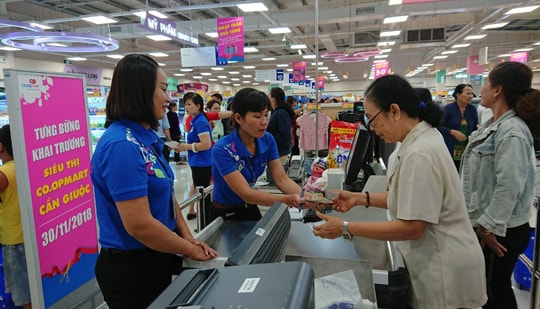 Ba siêu thị mới trong hệ thống siêu thị Co.opmart bán hàng giá 0 đồng