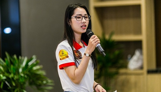 Lộ diện “Nữ thí sinh hùng biện tiếng Anh” xuất sắc nhất