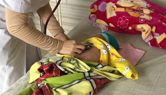 Bị nhầm ho gà với viêm phổi, bé 2 tháng tuổi nguy kịch