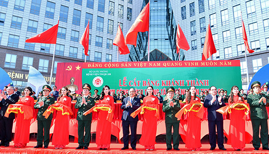 Thủ tướng cắt băng khánh thành Cụm công trình trung tâm Bệnh viện 108