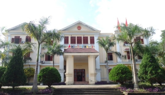 Bắt giam nguyên cán bộ phòng Tài nguyên môi trường