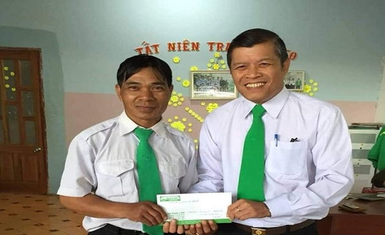 Tài xế đỡ đẻ thành công cho sản phụ ngay trên xe taxi