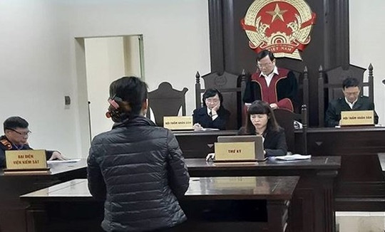 Vác dao đi đòi nợ, người phụ nữ bị khép tội cướp tài sản