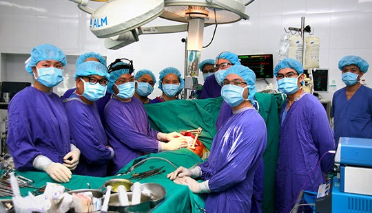 Người đàn ông chết não hiến đa tạng, 5 cuộc đời khác được "hồi sinh"