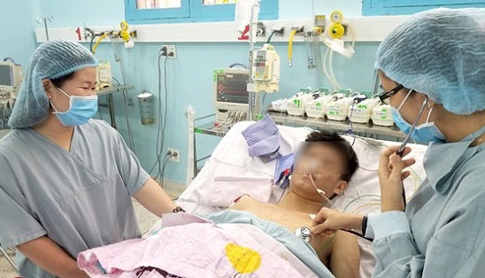 Quả thận vượt 1.700 km cứu sống cậu bé 15 tuổi