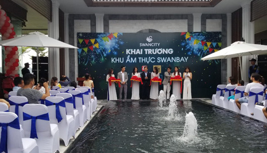 SwanCity giới thiệu biệt thự đa công năng và tổ chức Lễ hội Giáng sinh 2018