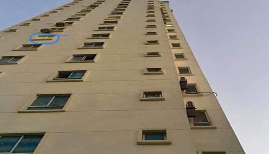 Bé 3 tuổi tử vong khi bị gạch rơi trúng đầu