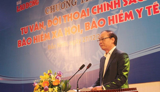 Tư vấn, đối thoại chính sách BHXH, BHYT với gần 1000 người lao động