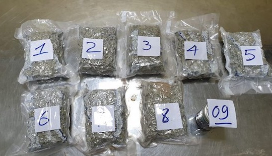 Bắt 2,3 kg ma tuý ngụy trang tinh vi từ Mỹ về Việt Nam