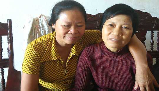 Niềm vui sum vầy sau 20 năm bị bán làm vợ xứ người