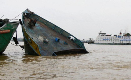 Tàu chở xi măng va chạm tàu Panama ở Hạ Long, thuyền trưởng tử nạn