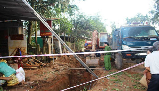 Dừng thi công công trình để rà phá bom mìn