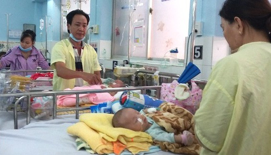 Dịch sởi bùng phát ở TP.HCM, nhiều người nhập viện
