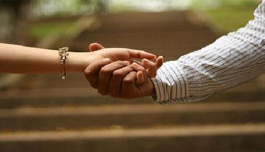 Hoang mang vì chuyện gia đình, người xưa lại muốn nối lại tình cũ