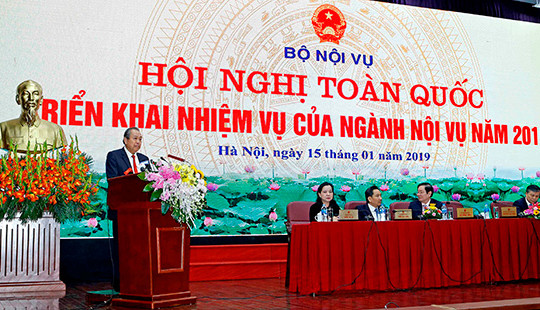 Kiên quyết miễn nhiệm, thay thế những người làm việc kém hiệu quả