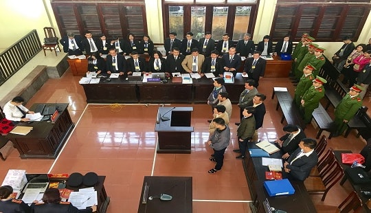 Xét xử vụ án chạy thận: Phó GĐ BVĐK Hòa Bình mong HĐXX đưa ra quyết định đúng luật pháp