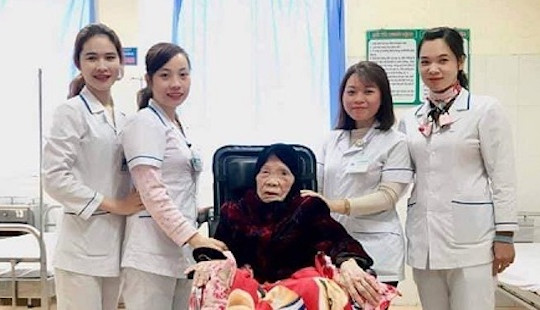 Bệnh viện huyện cứu sống cụ bà 103 tuổi bị gãy xương đùi nguy kịch