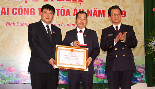 Uỷ viên TW Đảng, Phó Chánh án TANDTC Lê Hồng Quang dự hội nghị triển khai công tác TAND hai cấp tỉnh Bình Dương