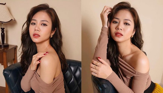Ngẩn ngơ ngắm Huệ Thương buông lơi vai trần gợi cảm giữa ngày đông