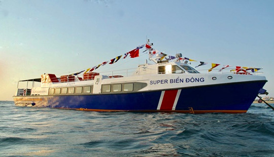 Tàu khách siêu tốc Super Biển Đông tông chìm tàu cá ngư dân