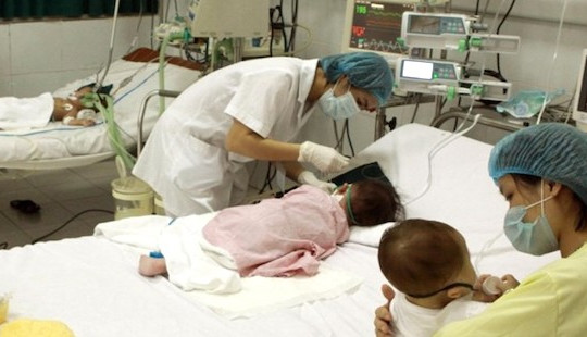 Thêm 23 ca mắc sởi trong tuần, Hà Nội lo ngại bùng dịch nếu không tiêm phòng