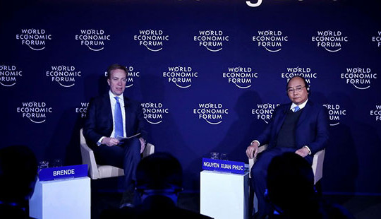 Đối thoại của Thủ tướng với Chủ tịch WEF về chủ đề Việt Nam và Thế giới