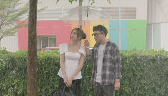 “Cua lại vợ bầu” của Trấn Thành, Lan Ngọc gây sốt