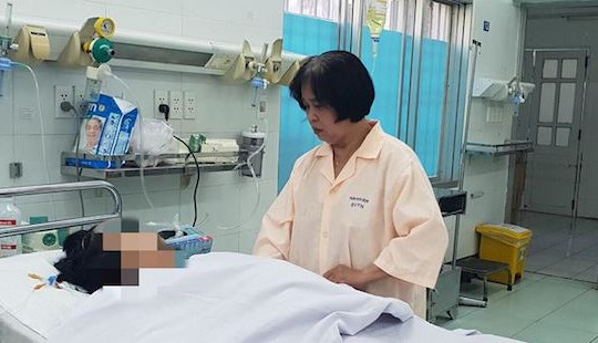 Chữa u nhú hậu môn ở phòng khám tư, người phụ nữ bị thủng ruột nguy kịch