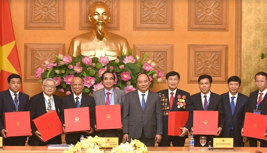 Thủ tướng gặp gỡ kiều bào dự chương trình Xuân quê hương