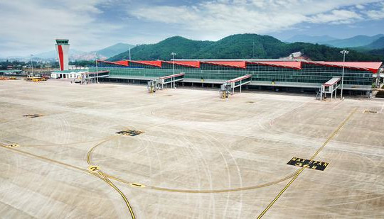 Bay thẳng đến Vân Đồn, hành khách được miễn phí tham quan nhiều thắng cảnh Quảng Ninh