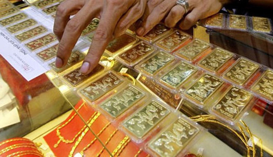Cận Tết, giá vàng tăng vượt mức 37 triệu đồng/lượng