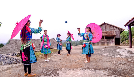 Năm nay người H’Mông đón Tết muộn