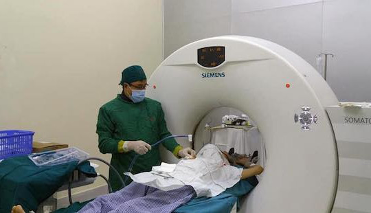 Đốt u phổi bằng vi sóng, thêm hi vọng cho bệnh nhân ung thư