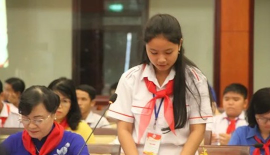 Học sinh TP.HCM kêu khổ vì áp lực thành tích