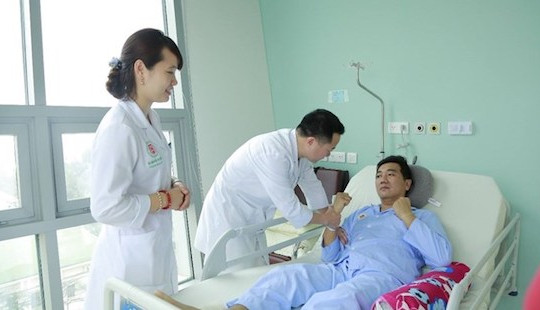 Cứu sống bệnh nhân Hàn Quốc bị đột quỵ não
