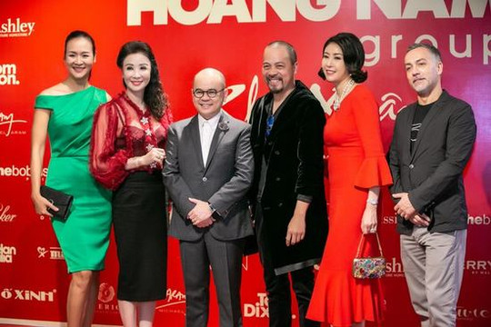 "Người phán xử"-NSND Hoàng Dũng, Hoa hậu Hà Kiều Anh... hội ngộ doanh nhân Dương Quốc Nam