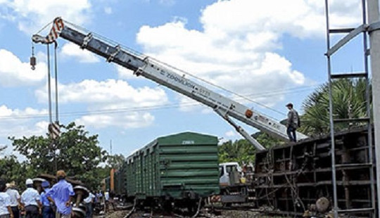 Đường sắt Bắc – Nam thông tuyến trở lại sau sự cố tàu hàng bị lật