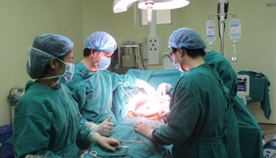 Bị chóng mặt, buồn nôn, người phụ nữ đi khám phát hiện ung thư vú