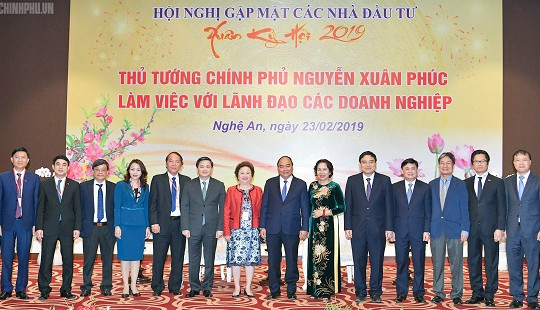 Thủ tướng dự Hội nghị gặp mặt các nhà đầu tư Xuân Kỷ Hợi tại Nghệ An