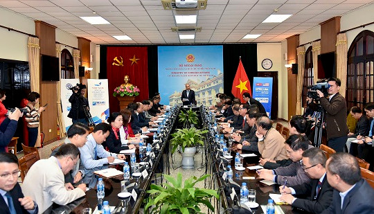 Thủ tướng: "Ứng trực 24/24, đảm bảo thông tin thông suốt"